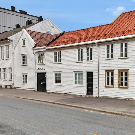 Renovated 2025 - Ac & Terrace - Historic Building
