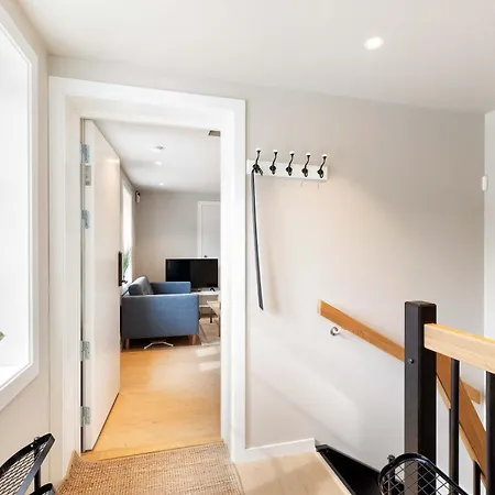 Renovated 2025 - Ac & Terrace - Historic Building Holiday home