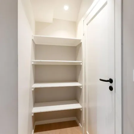 Renovated 2025 - Ac & Terrace - Historic Building * クリスティアンサン