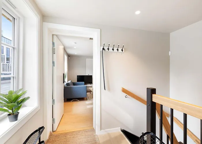 Renovated 2025 - Ac & Terrace - Historic Building Holiday home