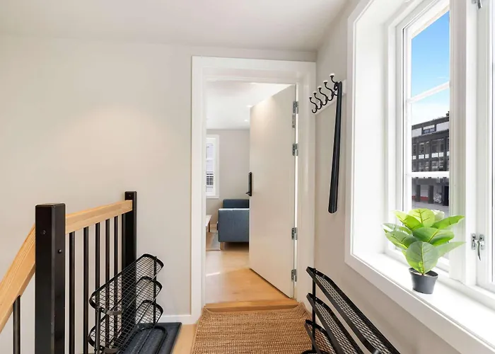 Renovated 2025 - Ac & Terrace - Historic Building Holiday home